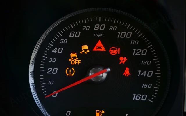 Arabada Servis Işığı Neden Yanar?
